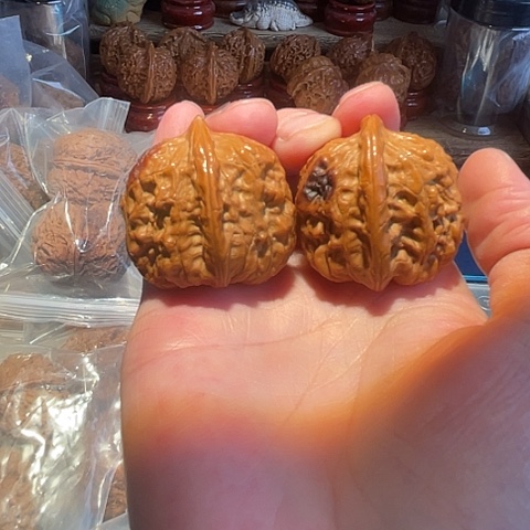 山***扣把件文玩核桃赤龙鸡心阴皮磕尖37