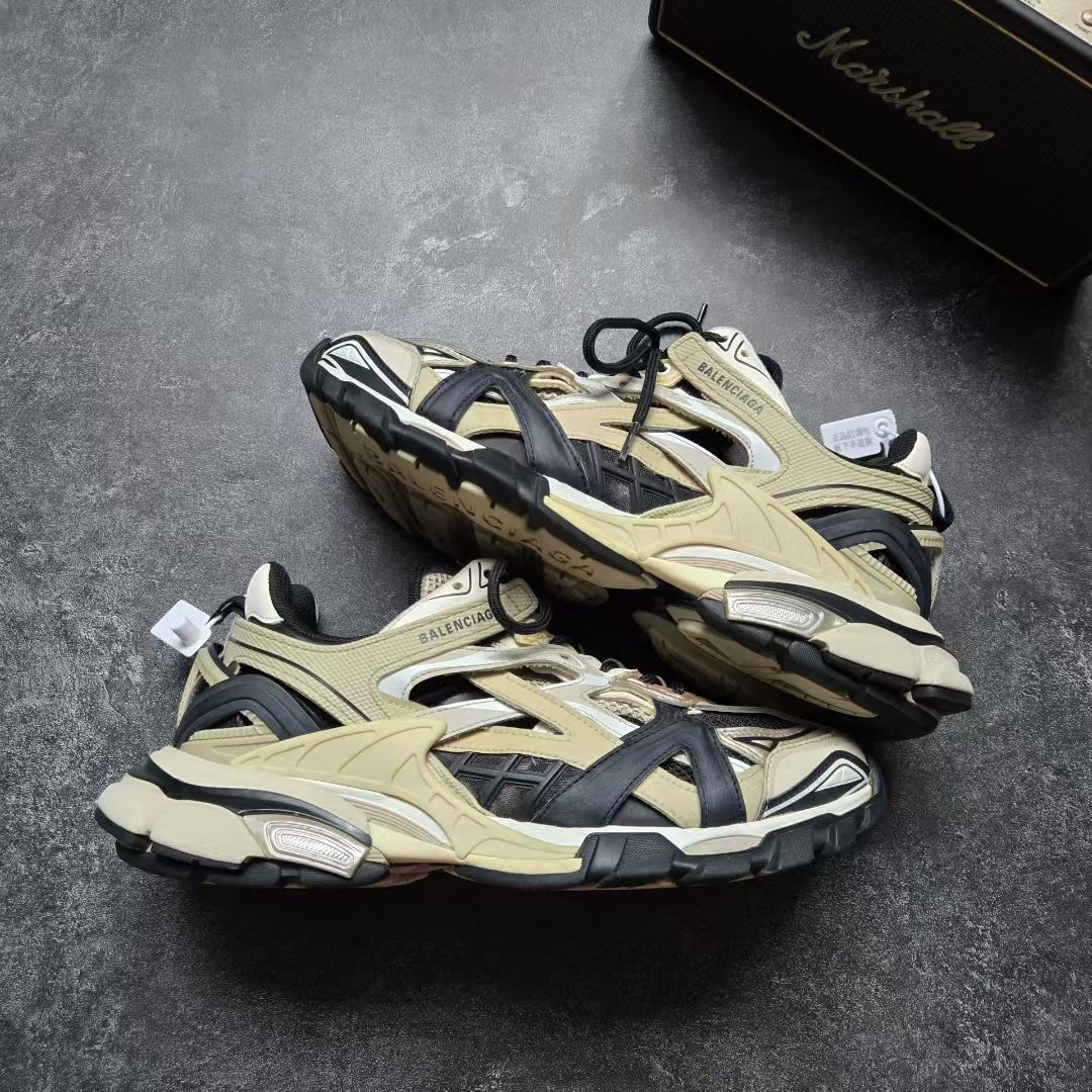 99新 Balenciaga/巴黎世家 42码TRACK2.0 黑棕奶茶 鞋