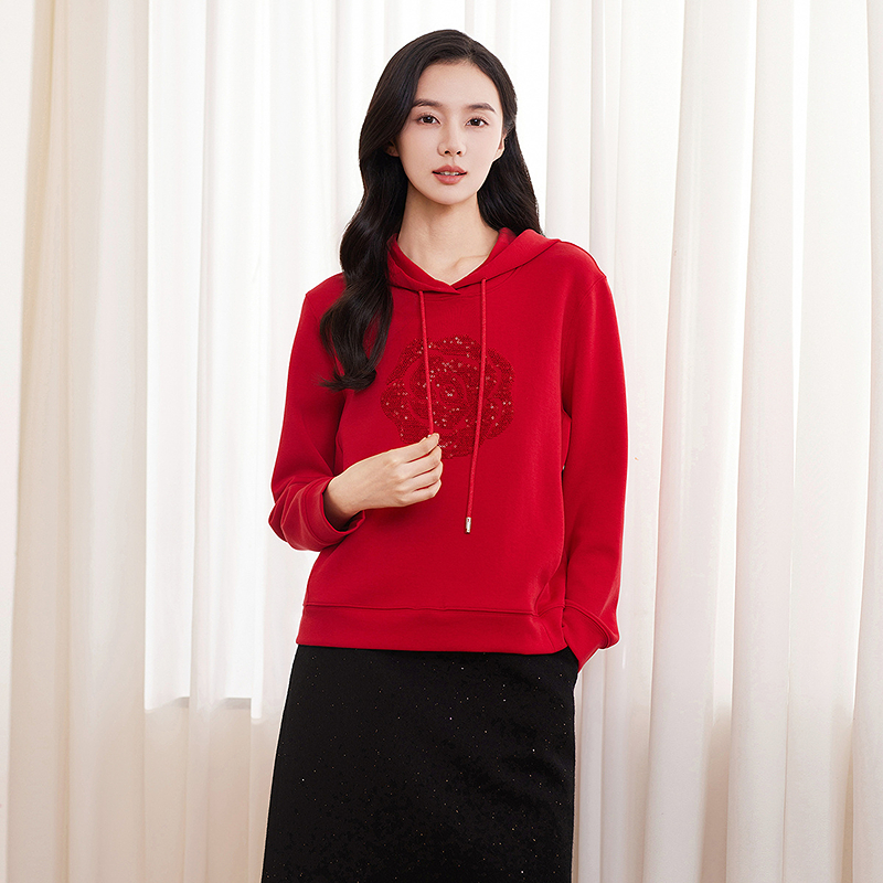 珂莱蒂尔冬季玫瑰花休闲抽绳连帽卫衣女透气莱赛尔棉运动上衣
