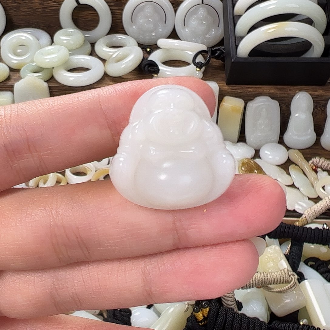 废****和田玉未镶嵌颈饰