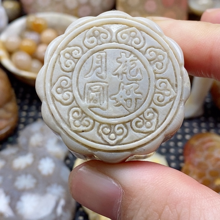 硅化珊瑚（珊瑚玉）颈饰未镶嵌