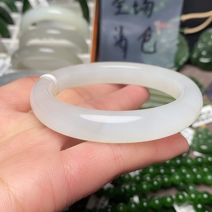 和田玉未镶嵌手镯58.8