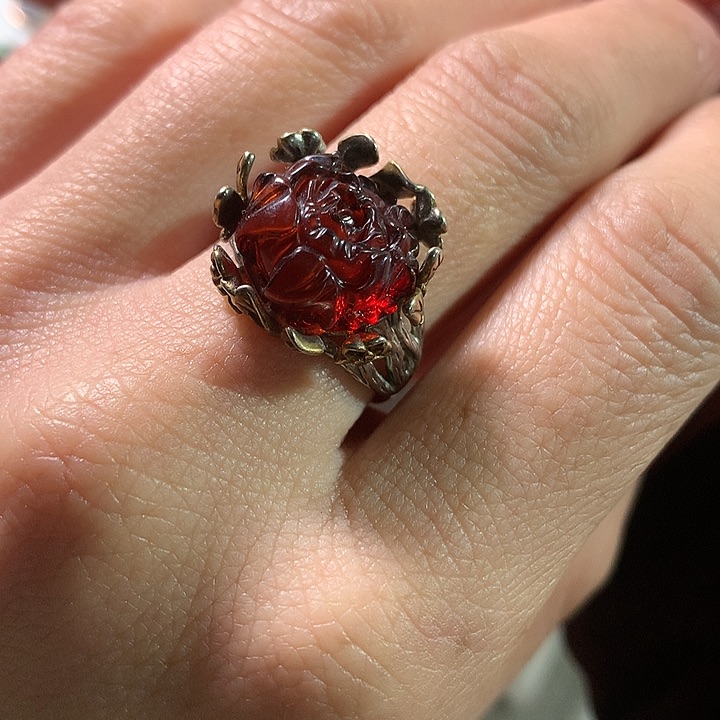 血珀戒指未镶嵌我**芳