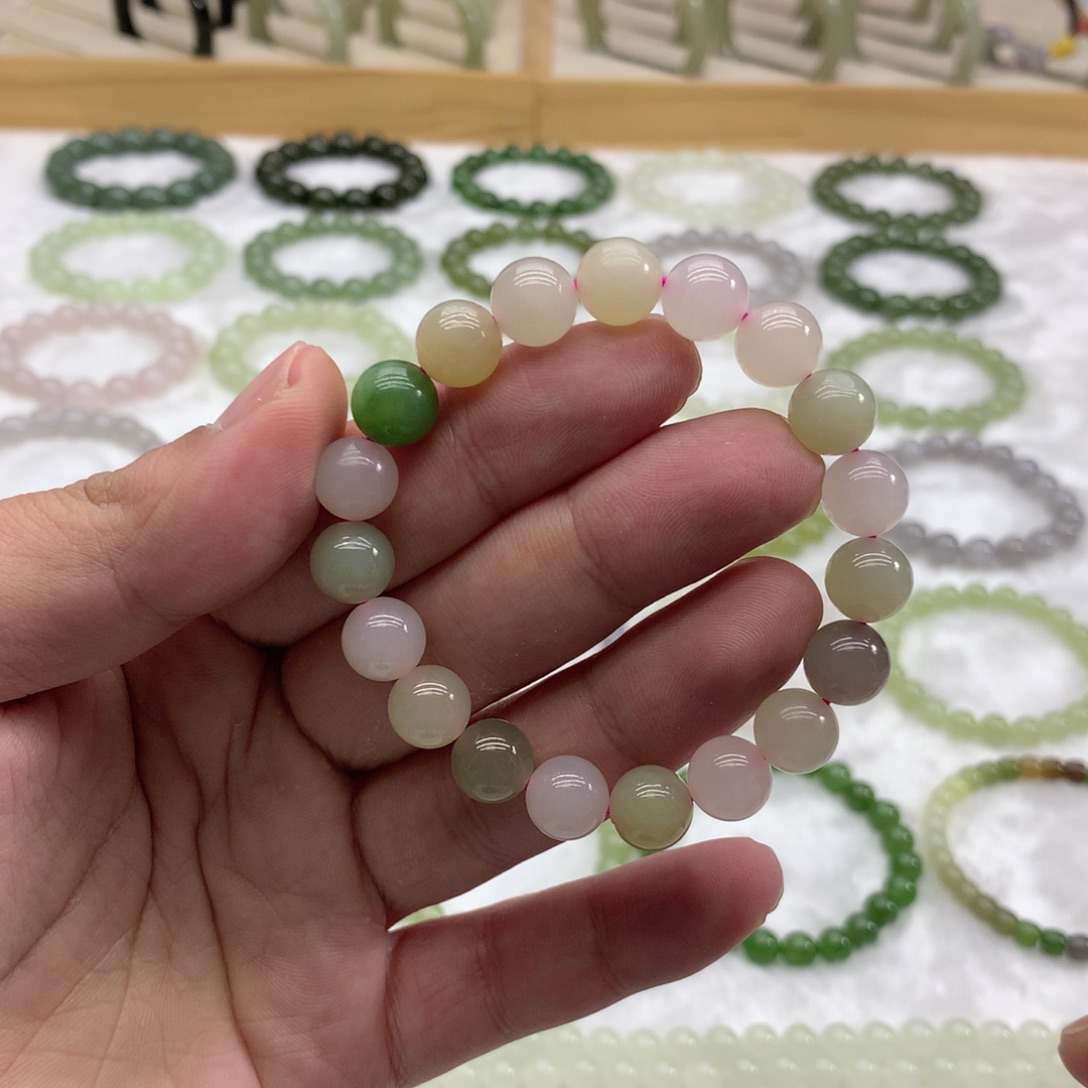 和田玉未镶嵌手串（多宝9.8）