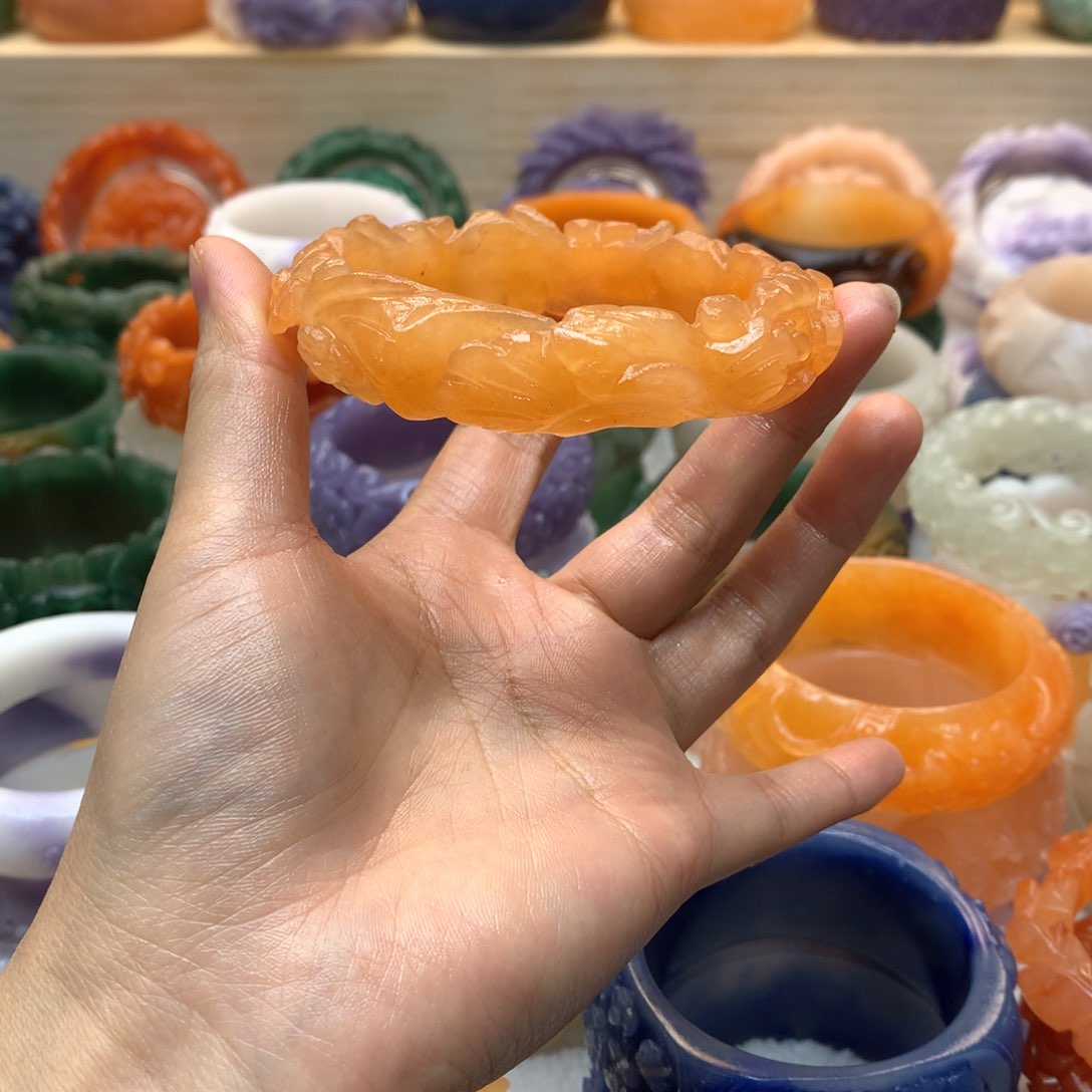 未镶嵌手镯石英质玉