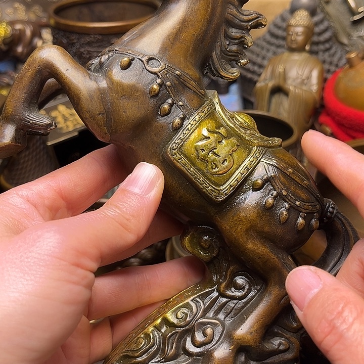 精美铜器批发档口