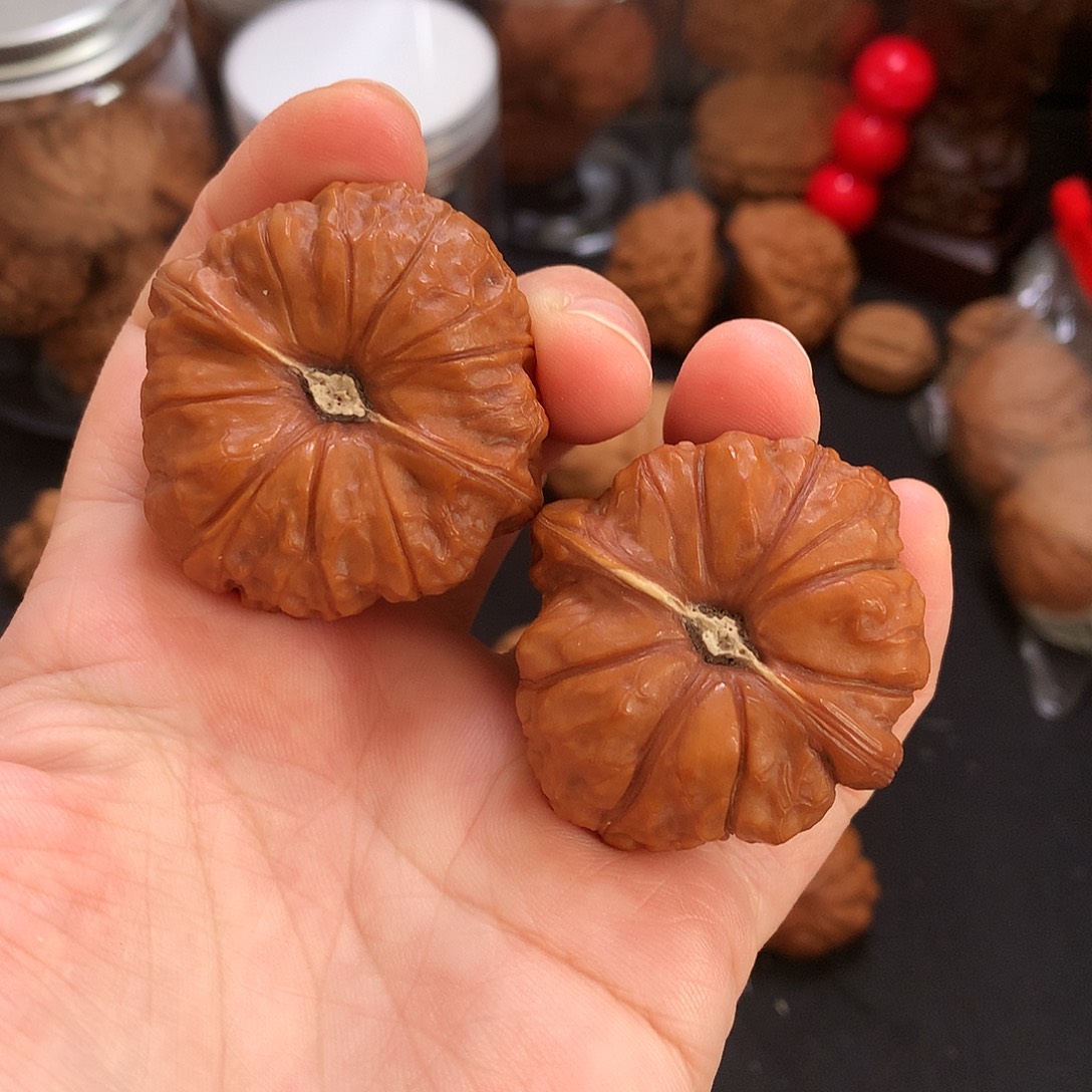 文玩核桃把件荷叶底南瓜40