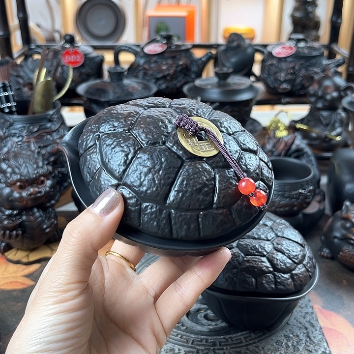 壶云南建水紫陶壶