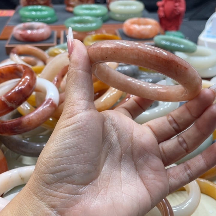 风***信石英质玉钛钢珠宝奇石