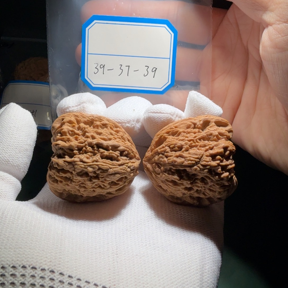 ****！文玩核桃吊坠南疆004