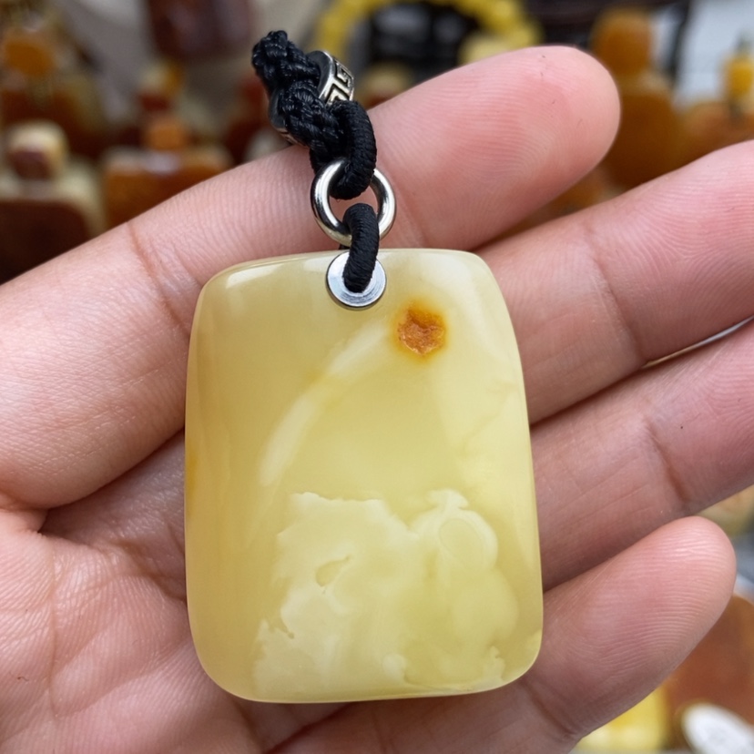 【闪购商品】琥珀颈饰未镶嵌