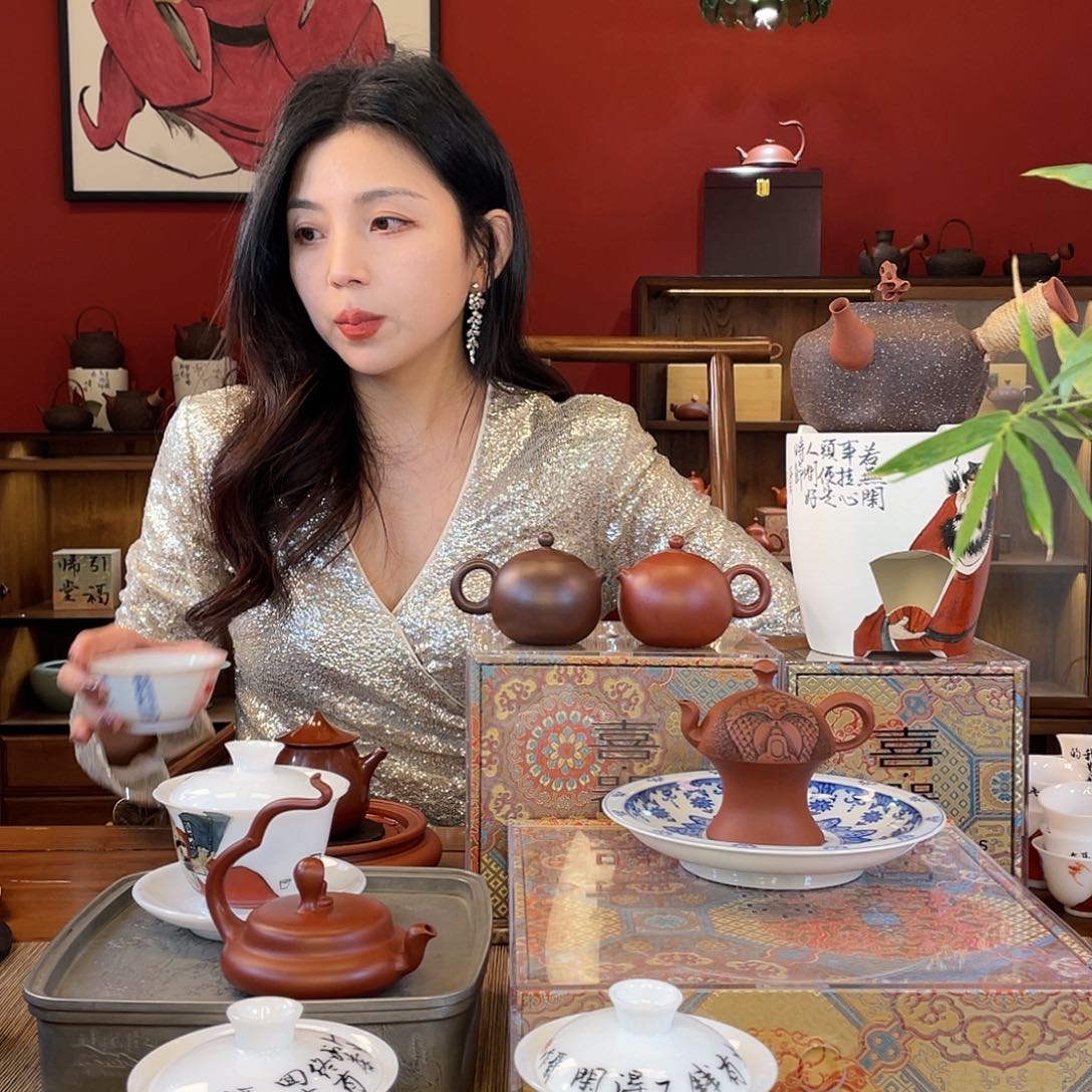 紫砂茶壶R****u………………..