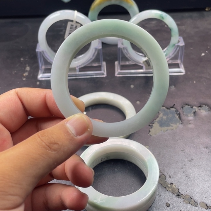 翡翠手镯未镶嵌天然缅甸翡翠手镯