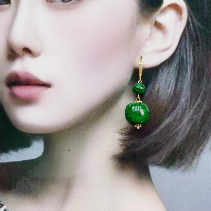 石英质玉合金耳钉