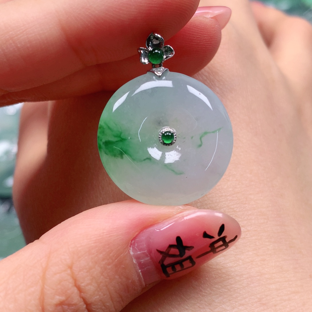 翡翠颈饰18K金镶嵌天然翡翠