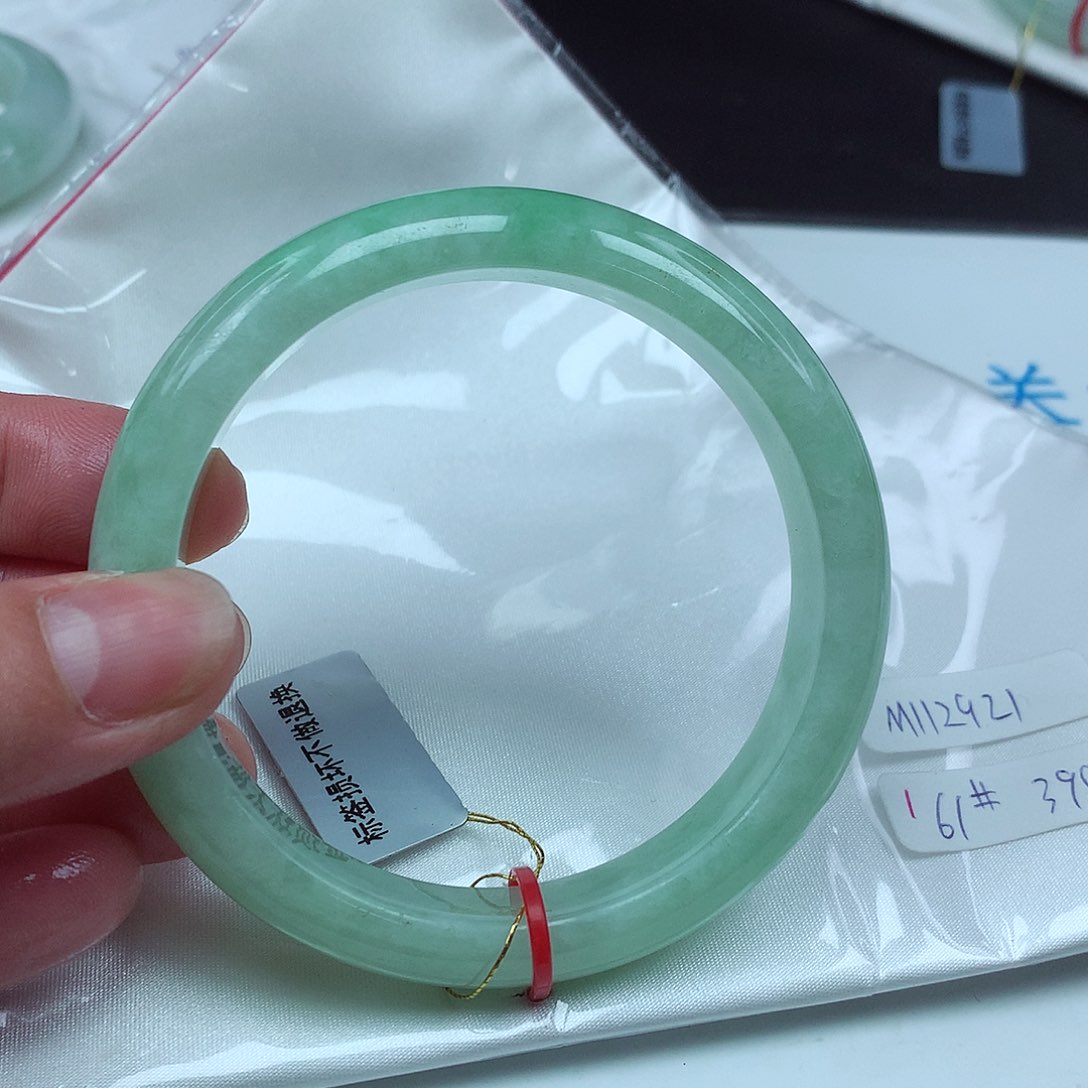 翡翠手镯未镶嵌美****色61