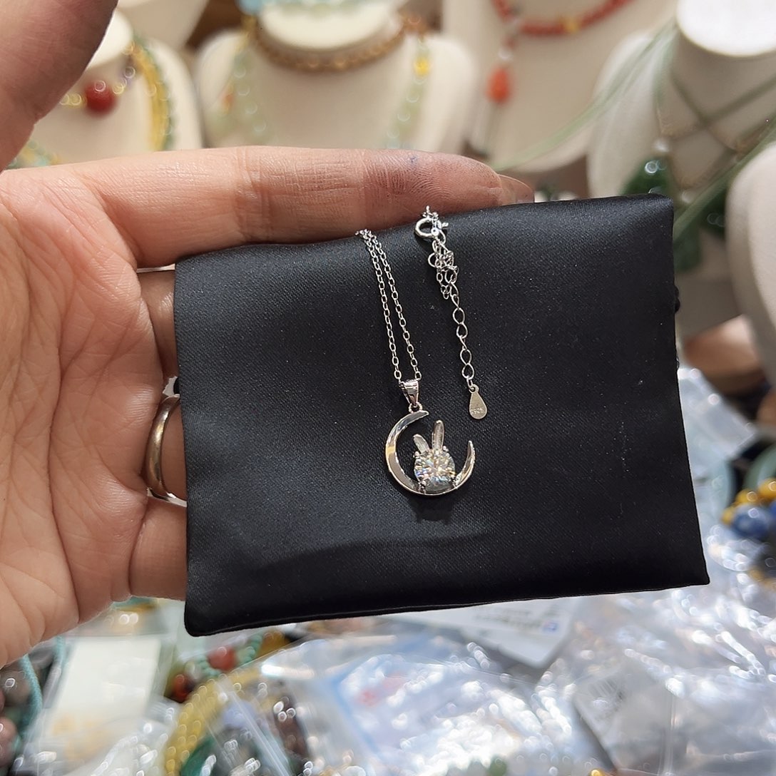 银S925镀金镶嵌颈饰玛瑙/玉髓智***岁一克拉莫桑钻