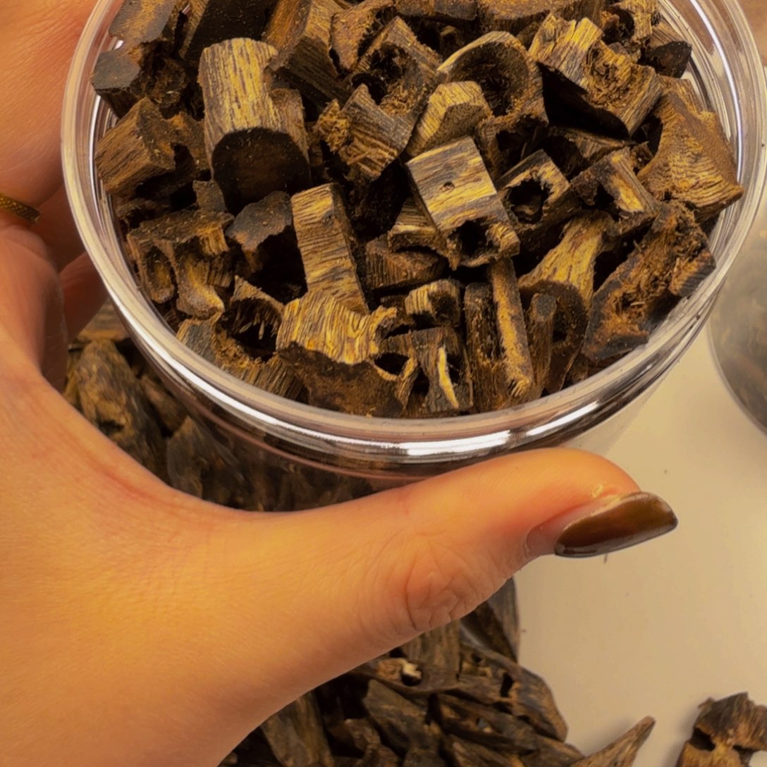 玏***宝香料海南陆河眼口老料240克