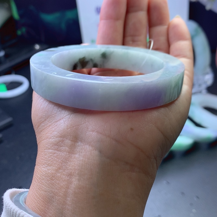 未镶嵌翡翠手镯定制翡翠