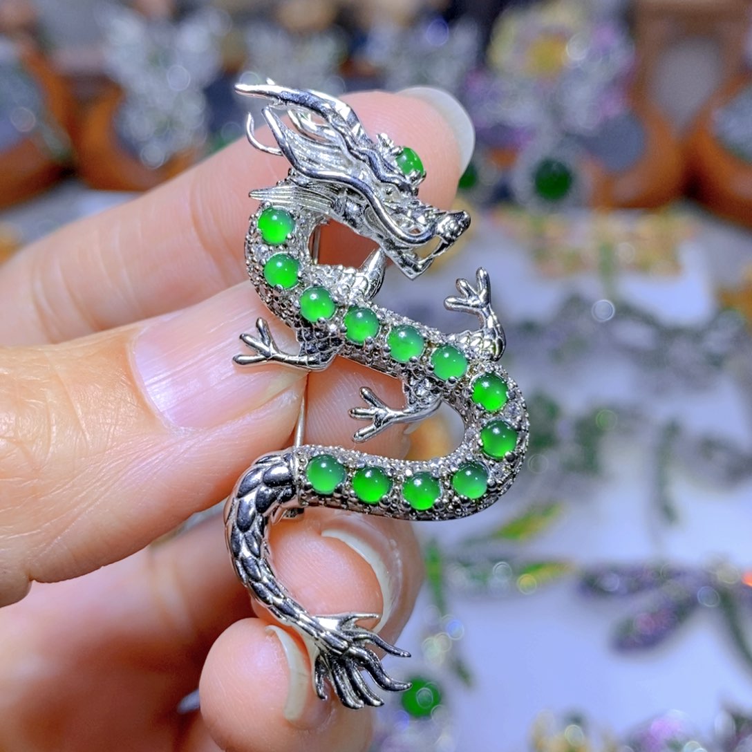 翡翠颈饰银S925镶嵌天然翡翠