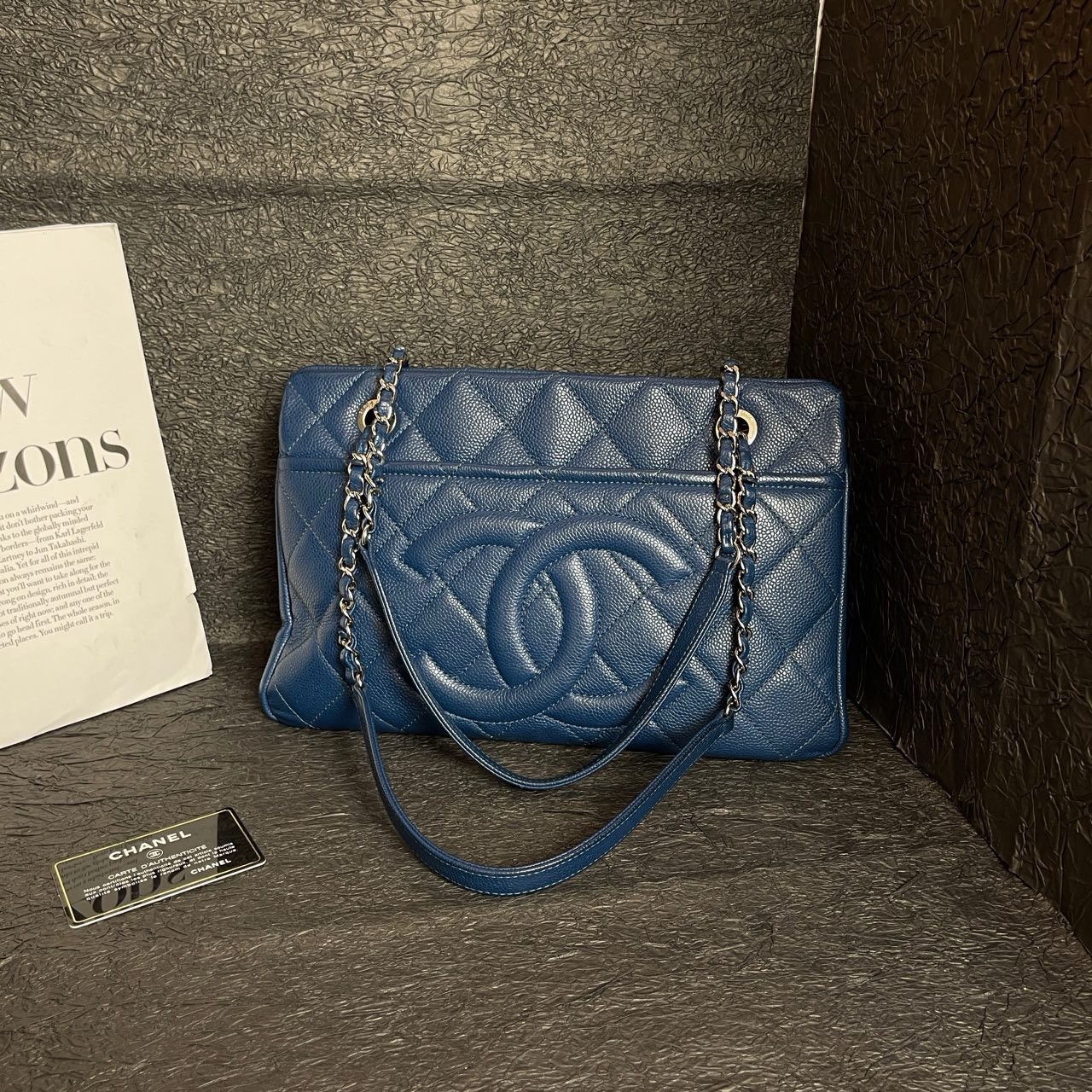 95新 Chanel/香奈儿 蓝银荔枝纹大logo托特单肩包标卡齐全18开B62