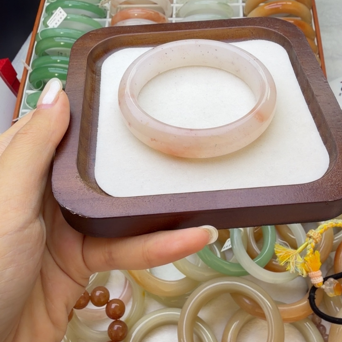 石英质玉（金丝玉）未镶嵌手镯