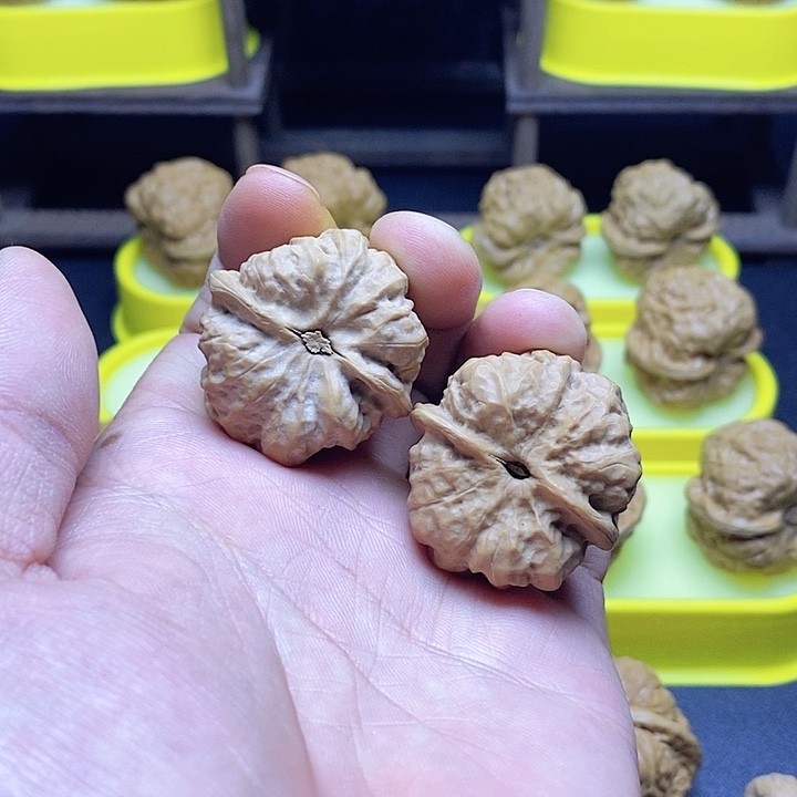 天****）蛤蟆头文玩把件有小磕尖66