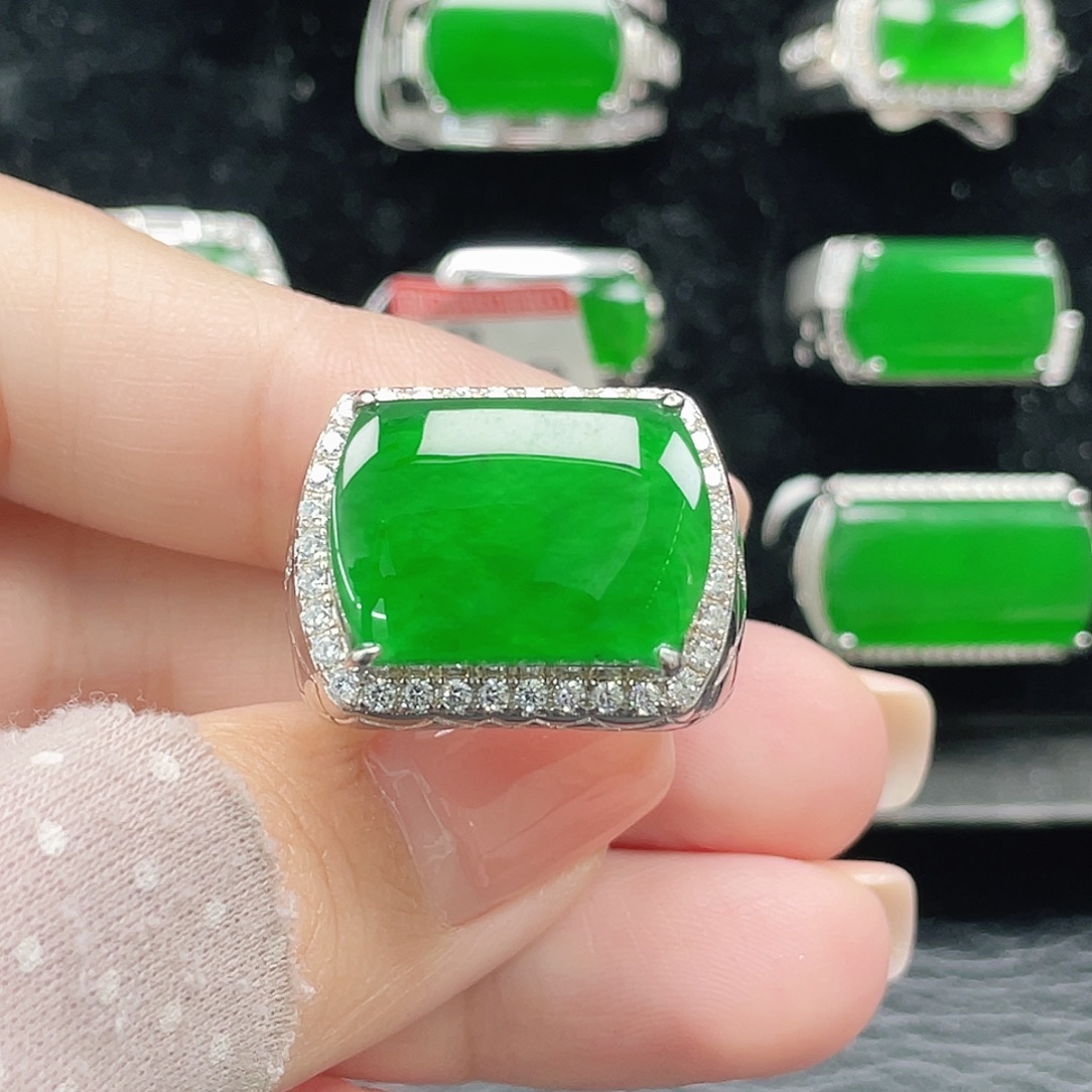 翡翠银S925镶嵌戒指天然A货翡翠没运费险3686