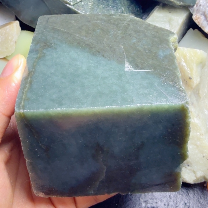 和田玉（糖玉）未镶嵌珠宝奇石