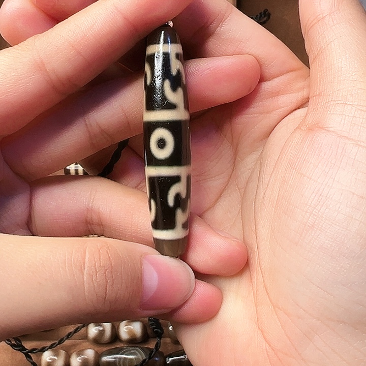 玛瑙/玉髓颈饰未镶嵌金***?