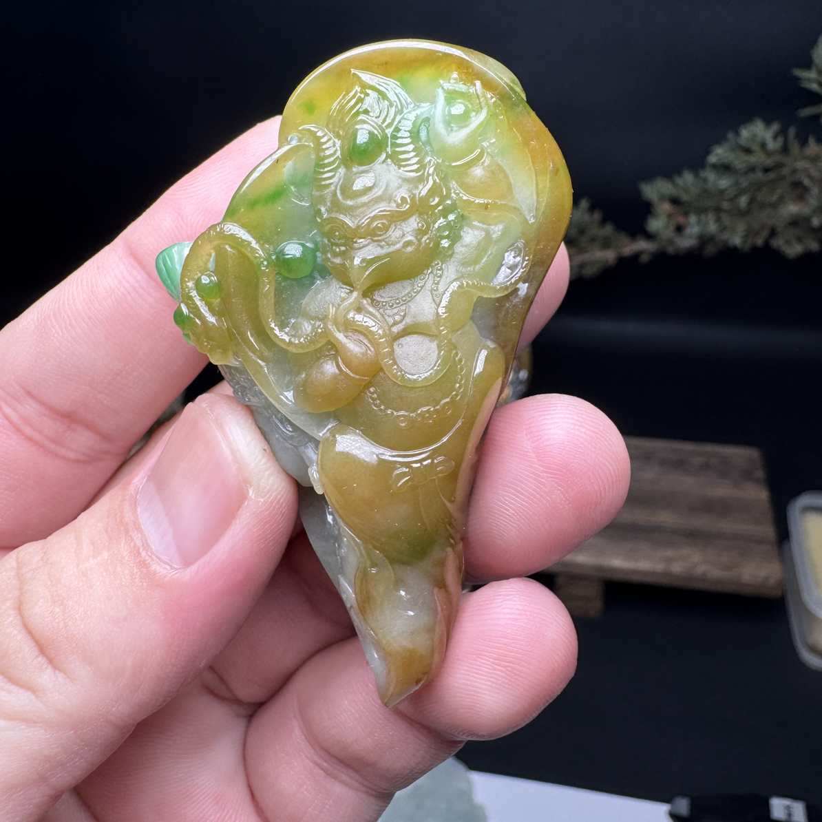 天然翡翠黄加绿大鹏金翅鸟