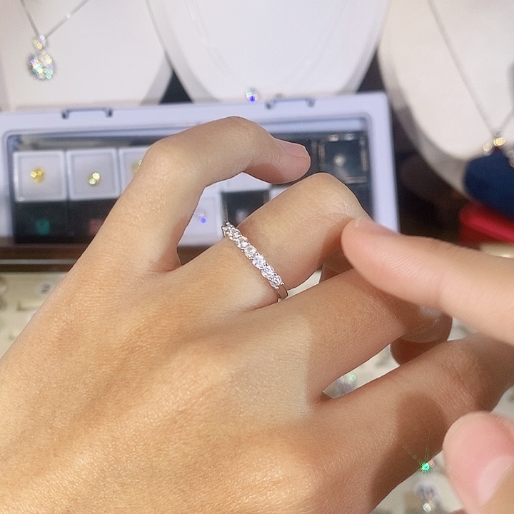 925银合成碳硅石七公主