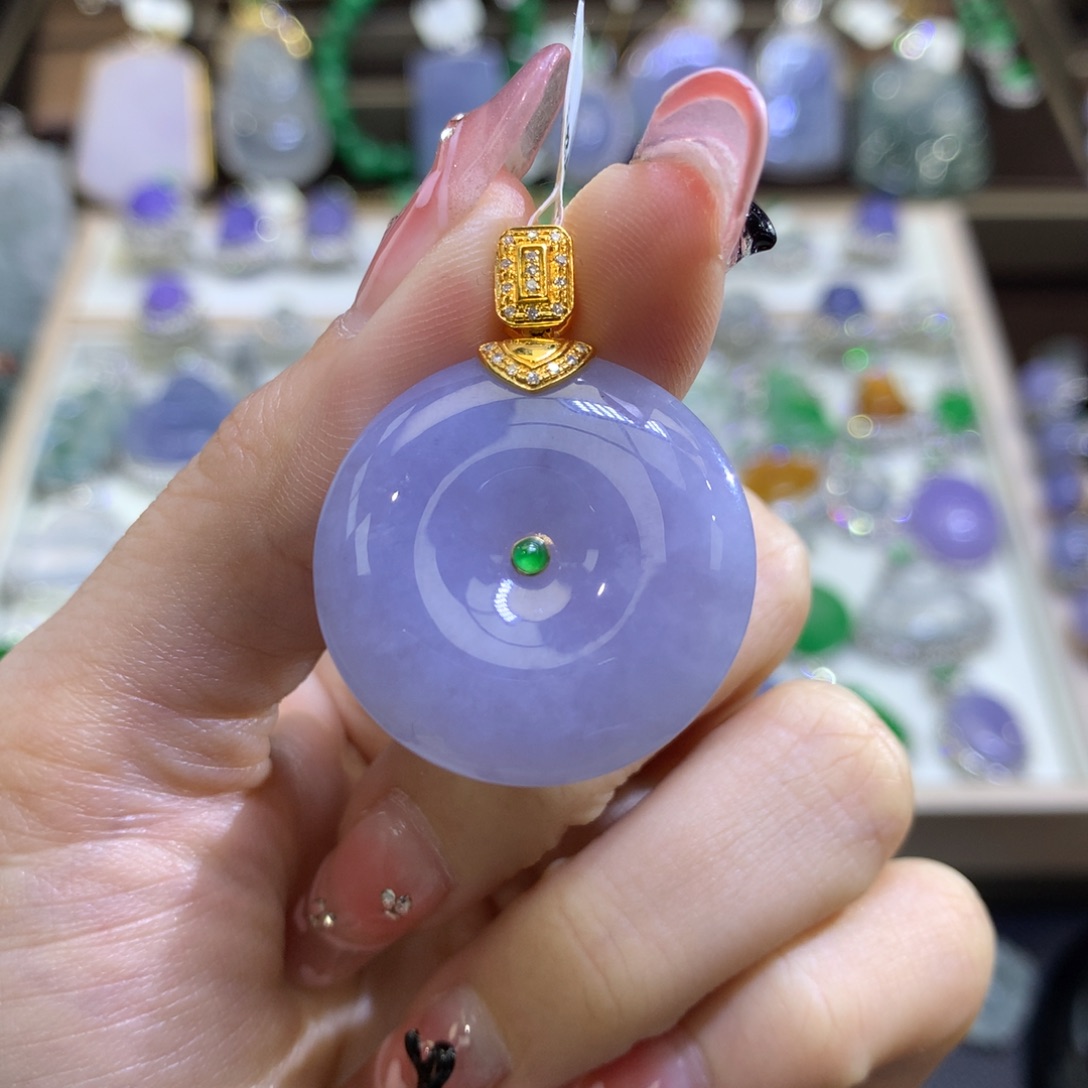 翡翠颈饰18K金镶嵌翡翠