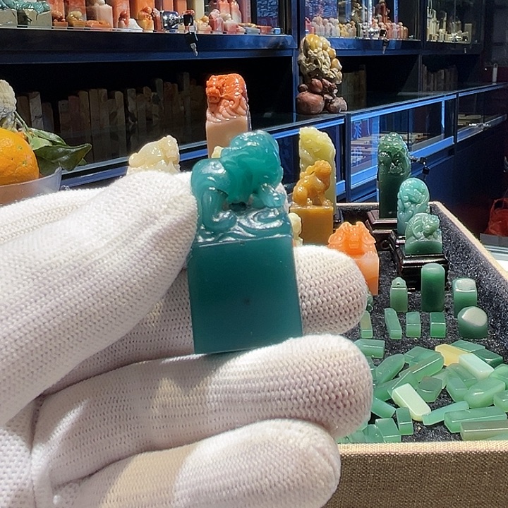 汕***钊四川石雅安绿古兽2.1*1.3*4.3