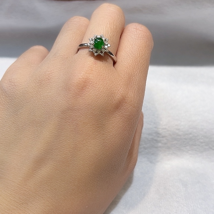 翡翠戒指银S925镶嵌翡翠戒指
