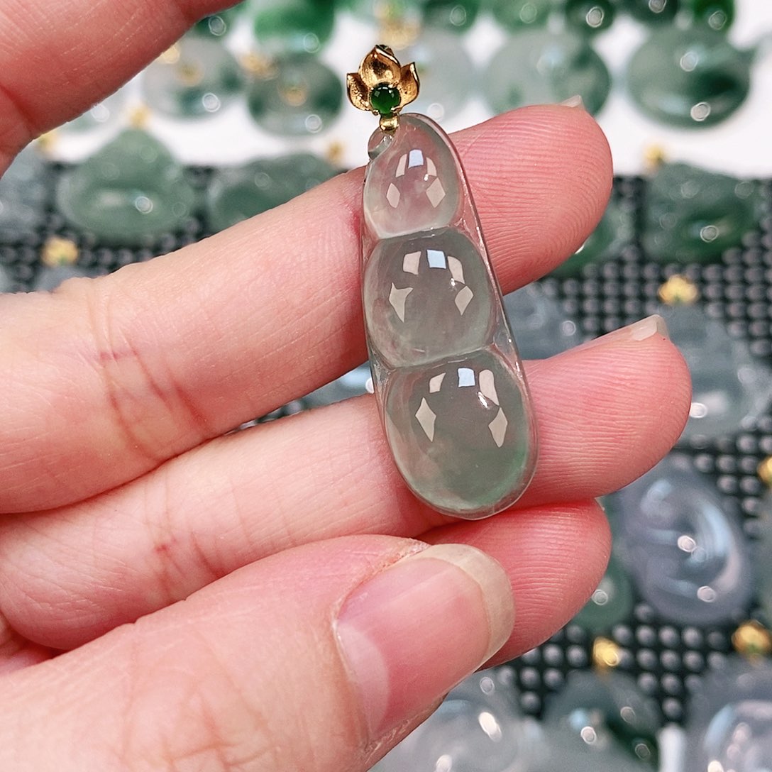 翡翠颈饰18K金镶嵌吊坠