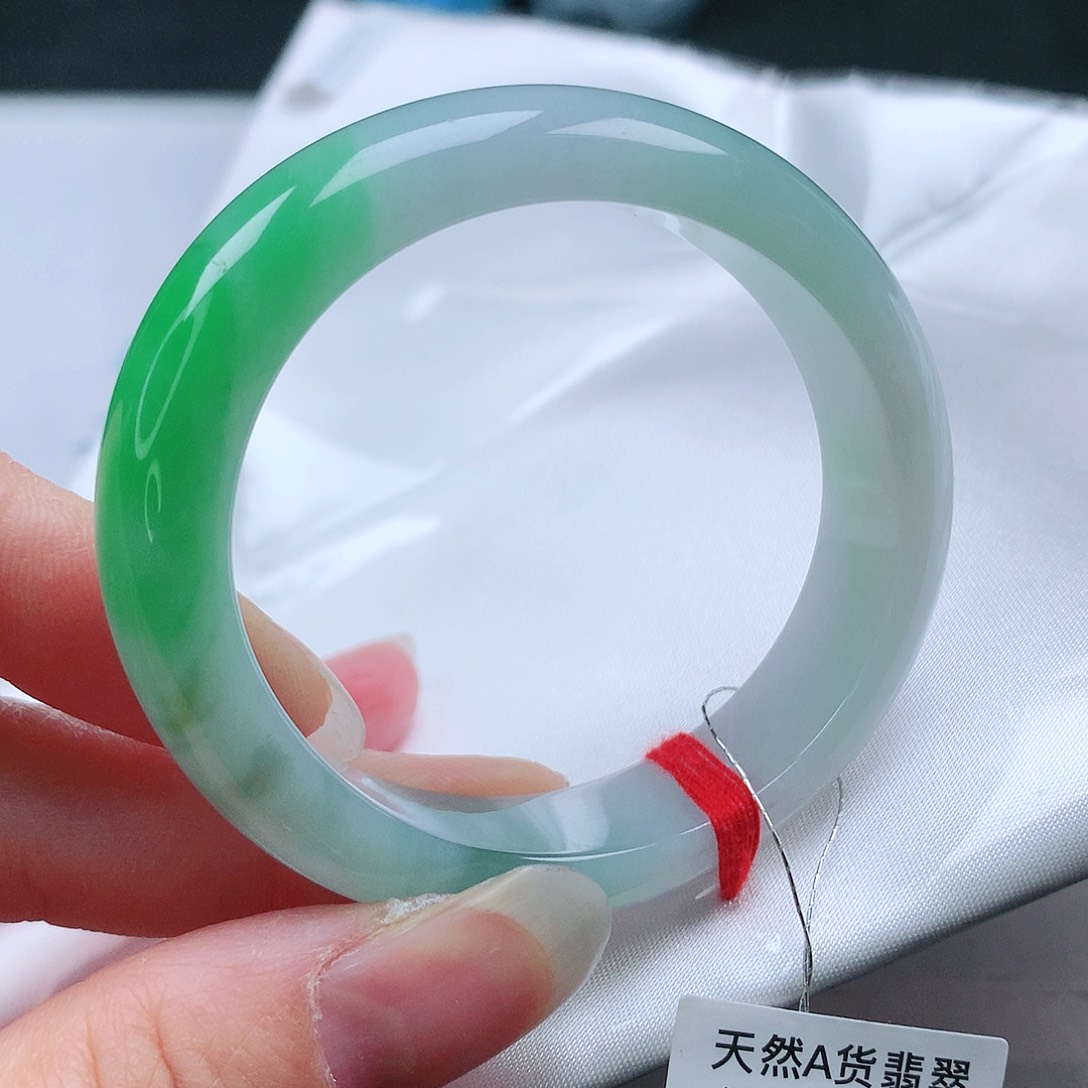 翡翠手镯未镶嵌53+贵