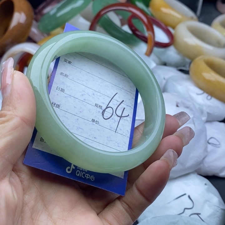 石英质玉手镯未镶嵌