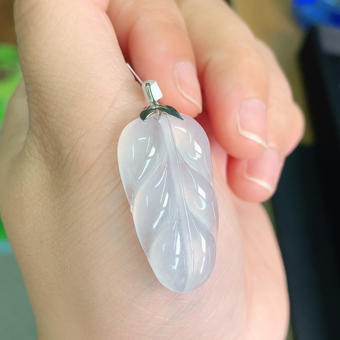 翡翠颈饰18K金镶嵌高冰叶子