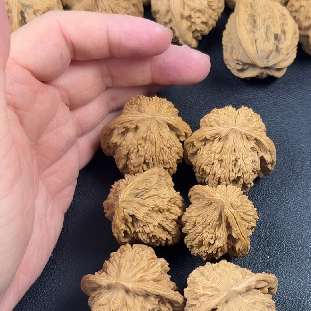 *****吊坠文玩核桃四座楼鸭嘴蜜纹