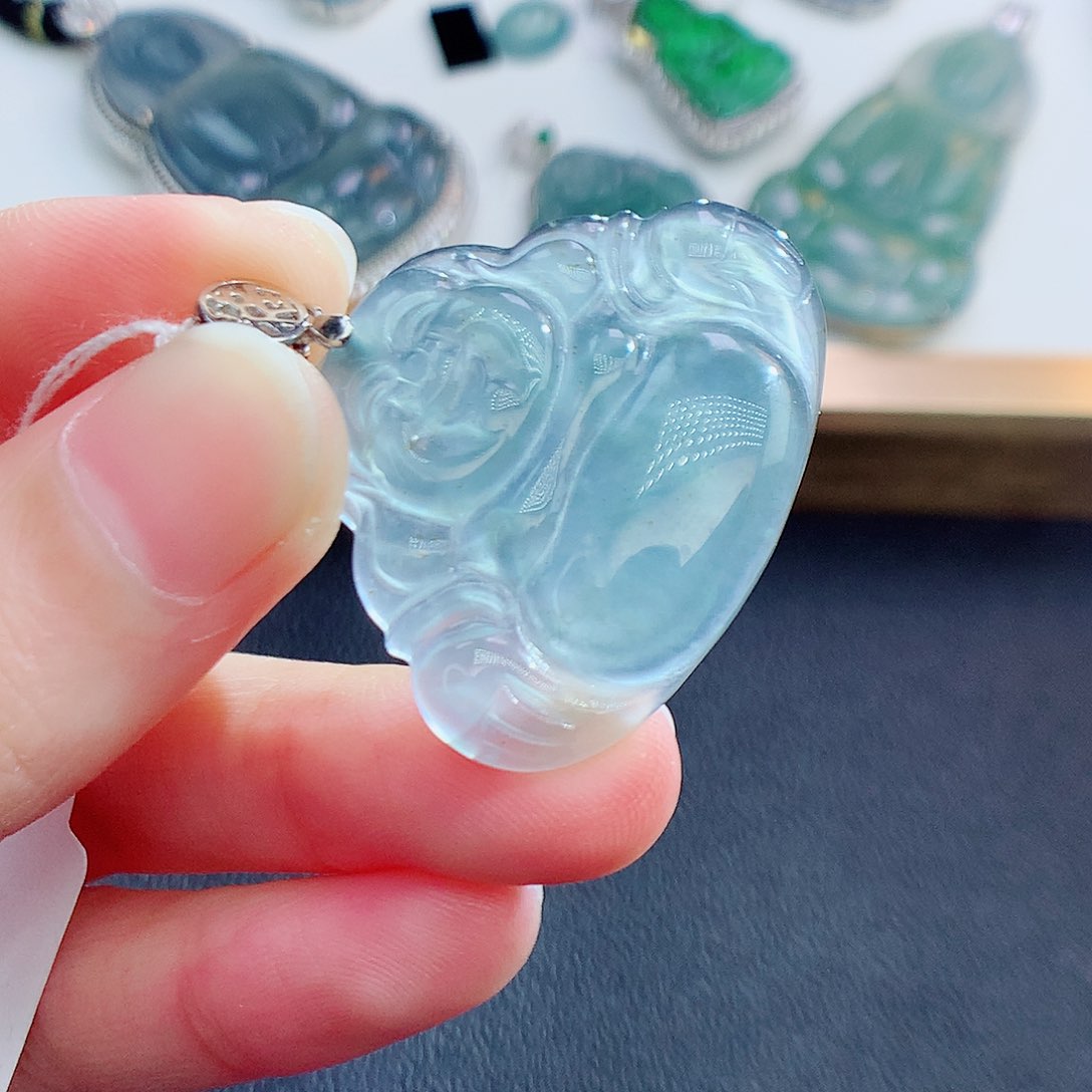 翡翠颈饰未镶嵌翡翠