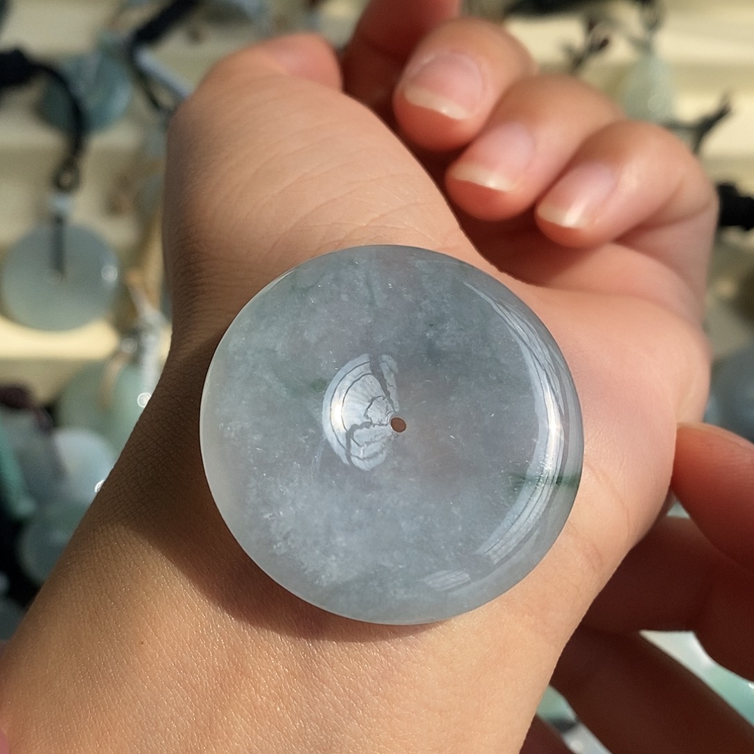 翡翠颈饰未镶嵌翡翠首饰