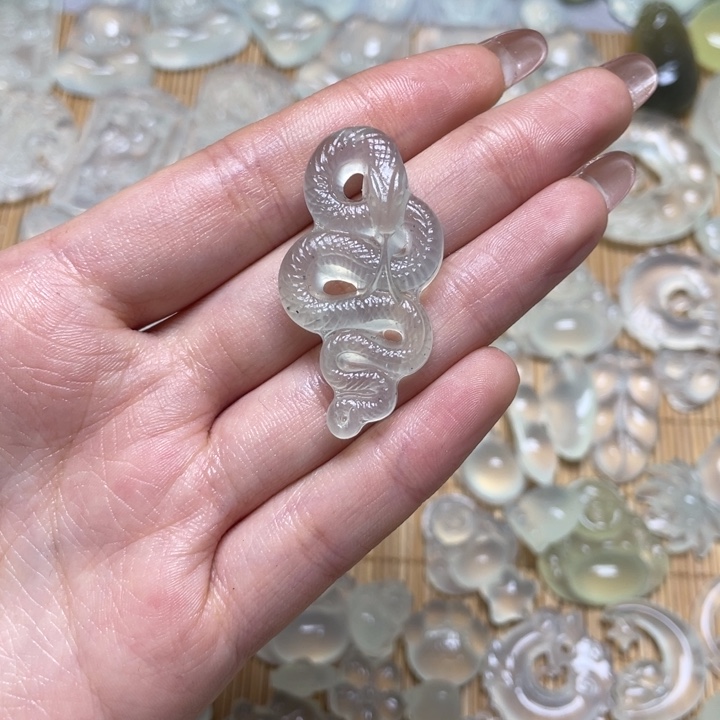 蛇纹石玉颈饰未镶嵌⁥****.