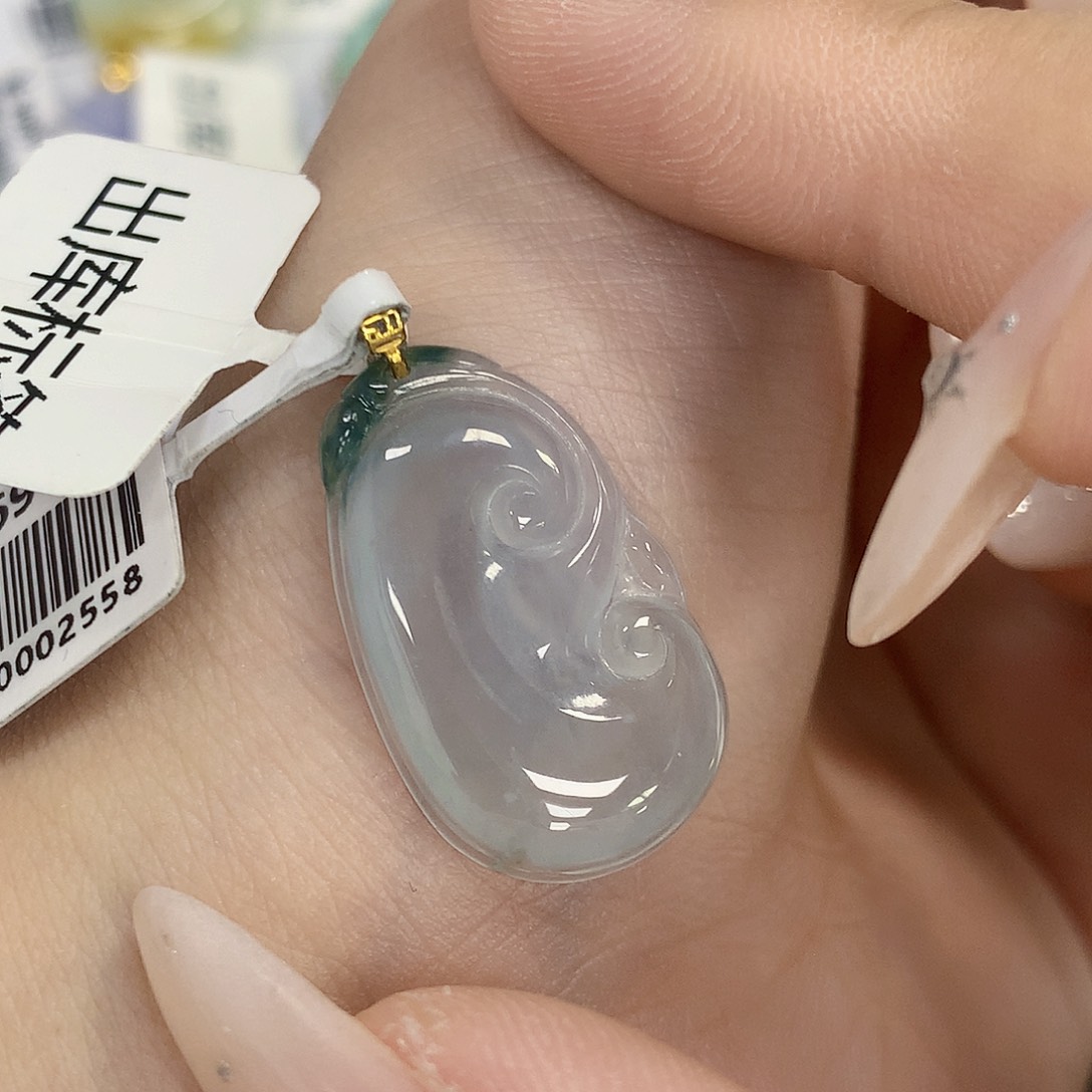 颈饰18K金镶嵌翡翠