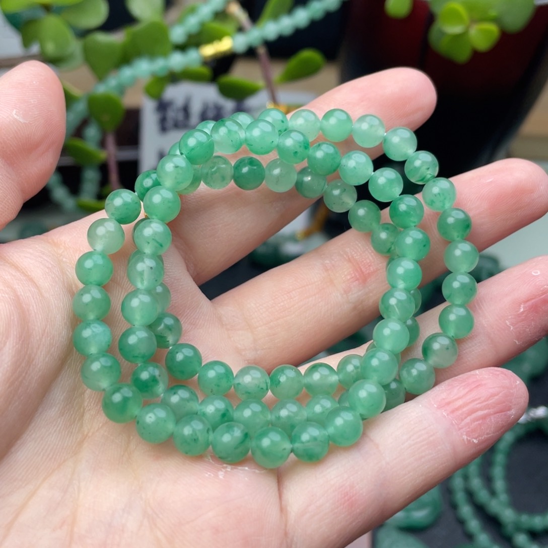 石英质玉颈饰未镶嵌