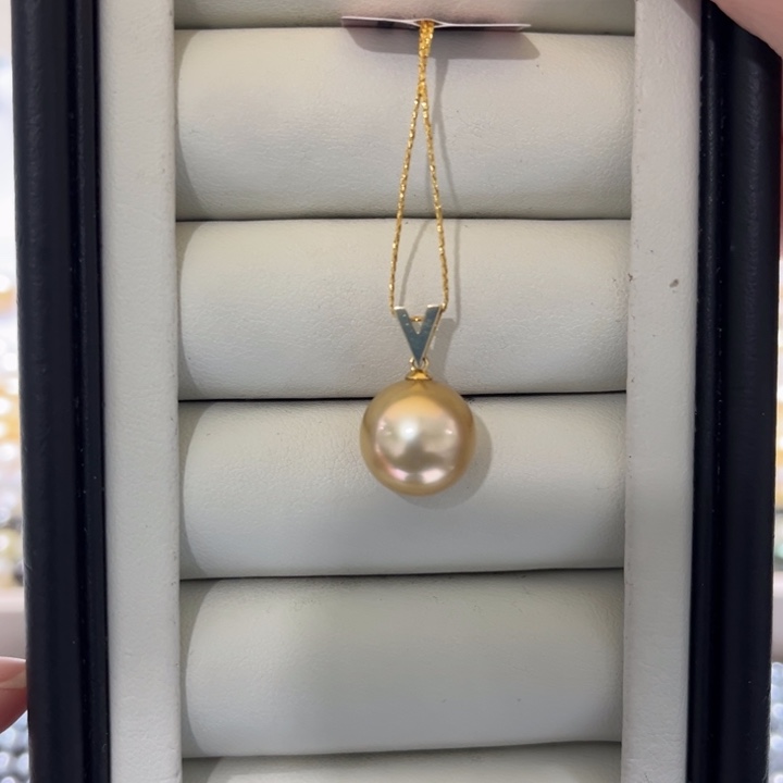 海水珍珠上新金珠V款吊坠12-13mm18K金镶嵌