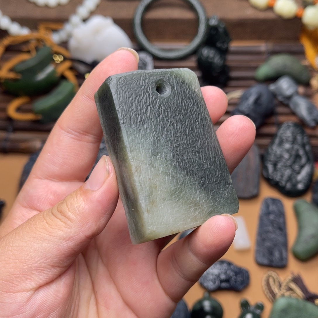 和田玉未镶嵌挂件