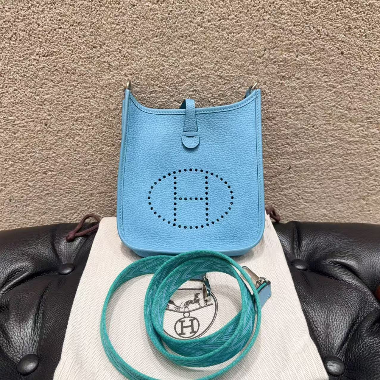 99新 Hermes/爱马仕 minievelyne 牛仔蓝银扣 编织肩带 Tc皮 Y刻