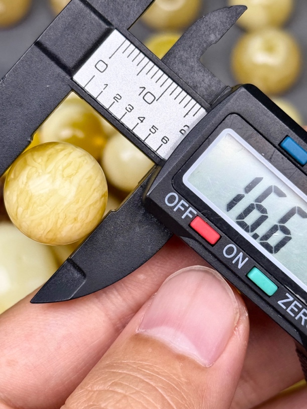 16.6mm俄料国矿一级料浓瓷白妖孽虎皮纹千层雪橘底金溶洞蜜蜡圆珠