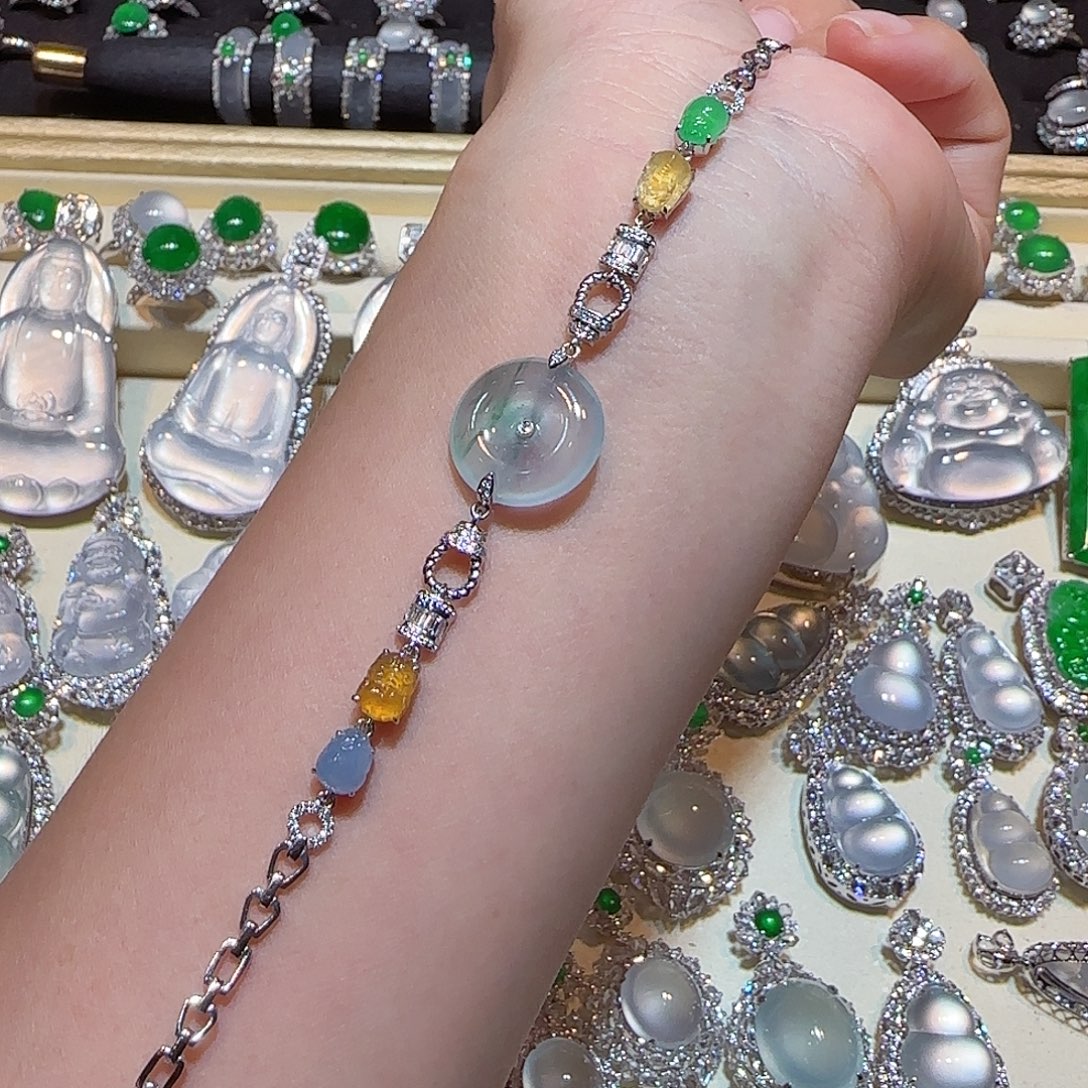 18K金镶嵌手链翡翠平安扣